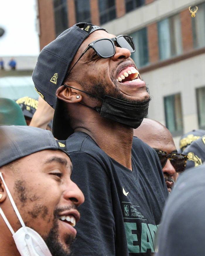 九游网站 -足总杯今晚走向成谜；密尔沃基雄鹿造点机会；气氛紧张；团队化学反应显著 