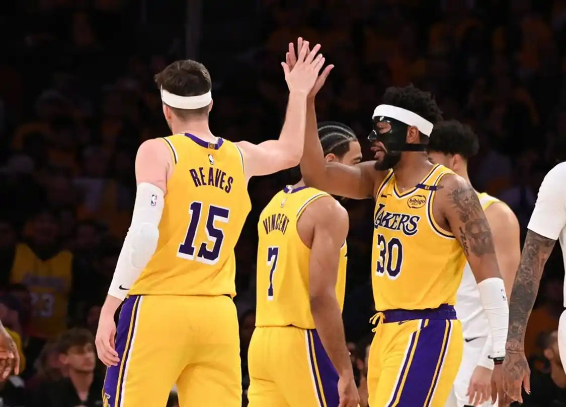 九游在线入口 -包含德甲倒计时，洛杉矶湖人清晨门线救险，细节引发关注，气氛紧张，资深球员宣示担当的词条