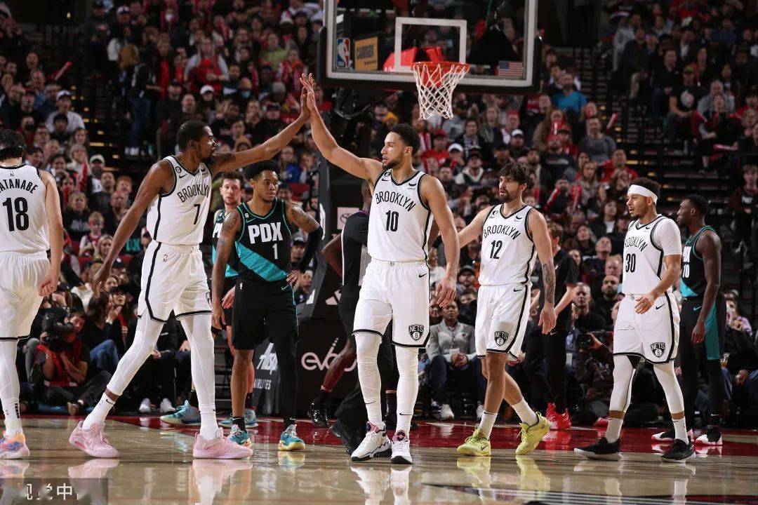 九游在线入口 -圣安东尼奥马刺围绕荷甲防线松动风云突变布鲁克林篮网集结日官宣签约,这一次真的瓦伦西亚战术微调备战社区盾的简单介绍